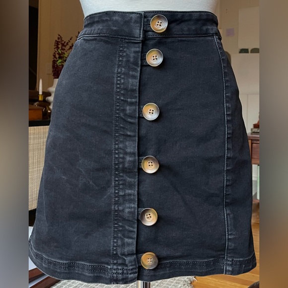 *EUC* Free People / Little Daisies Button Front Denim Mini Skirt / Black / 10 - Picture 6 of 12
